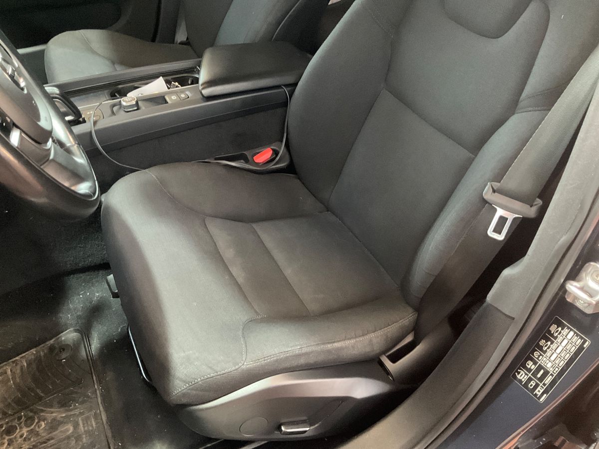 Volvo V60 2021 — photo 27
