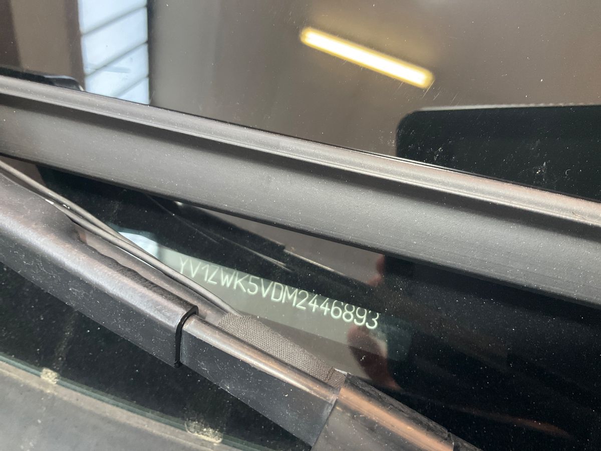 Volvo V60 2021 — photo 37