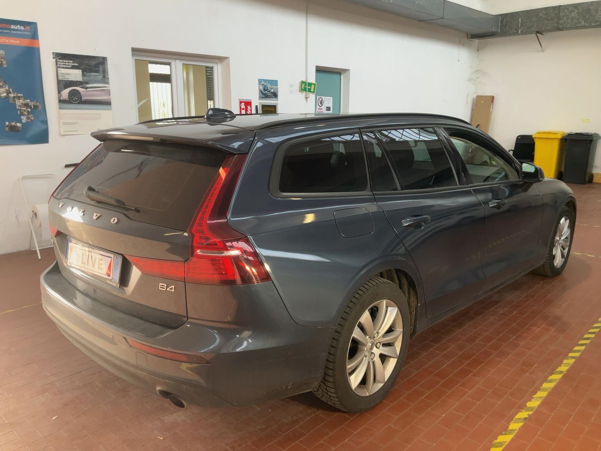 Volvo V60 2021 — photo 9