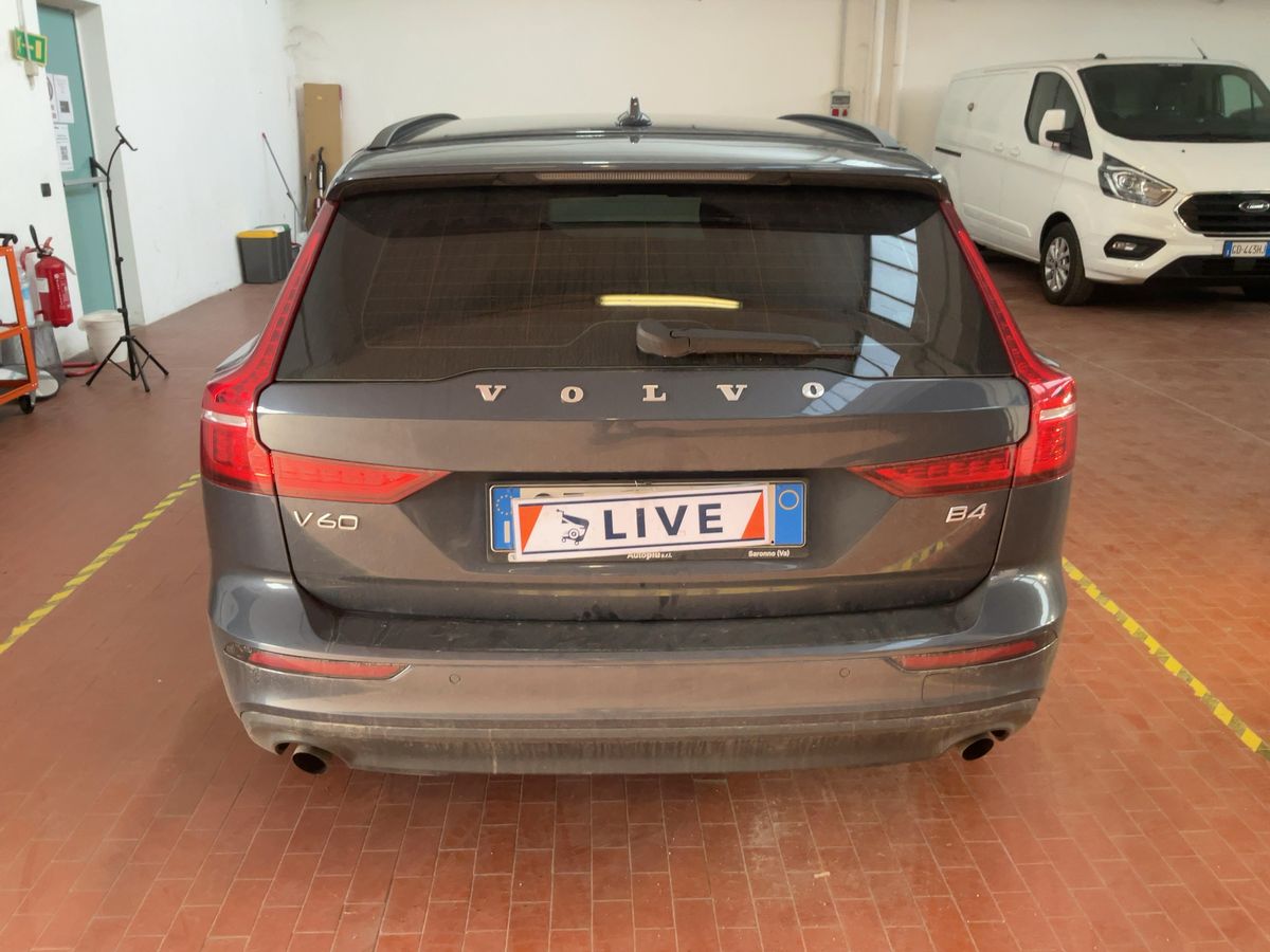 Volvo V60 2021 — photo 8