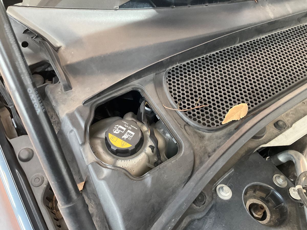 Volvo V60 2021 — photo 40
