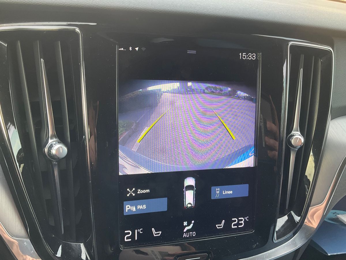 Volvo V60 2021 — photo 35