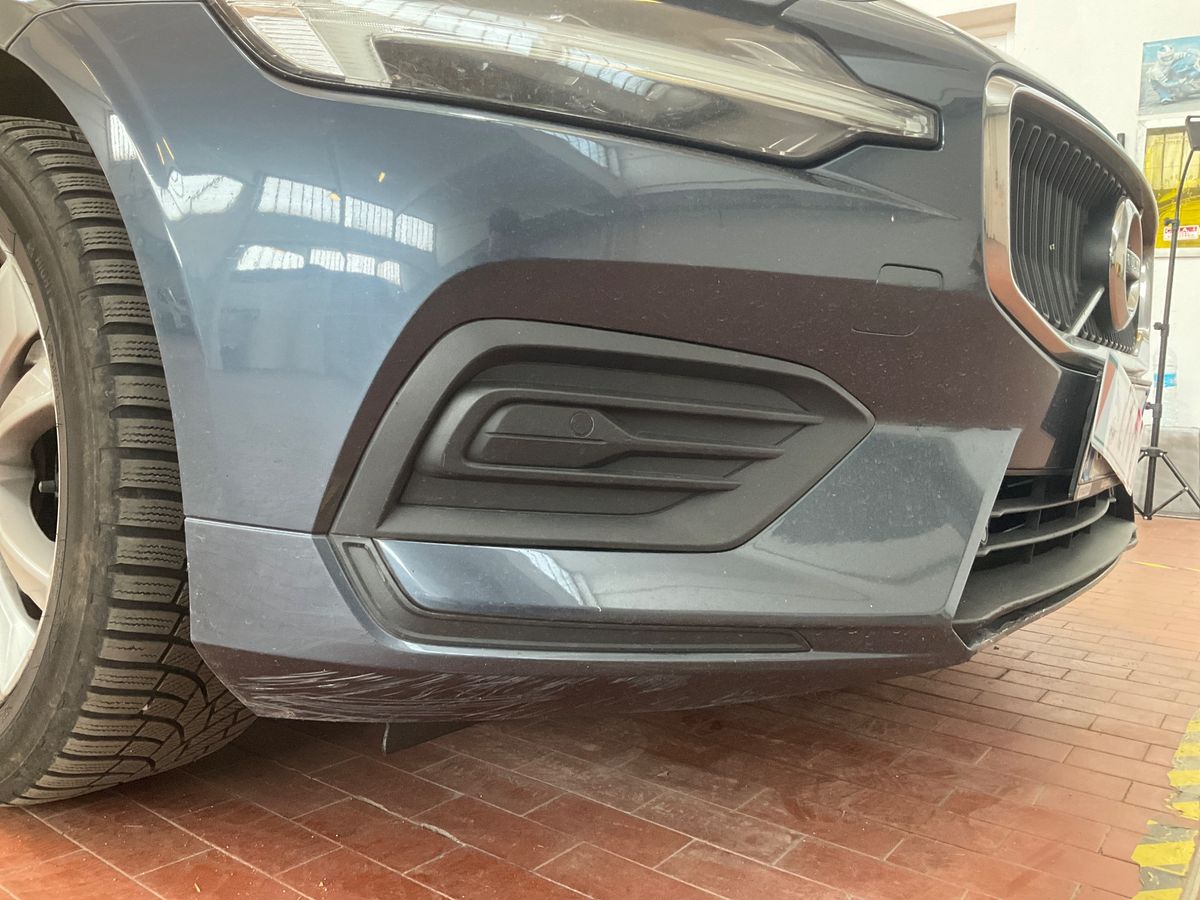 Volvo V60 2021 — photo 31