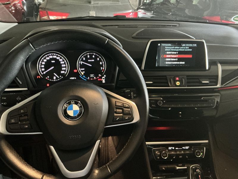 BMW 2er 220i Active Tourer Sport Line — zdjęcie 12