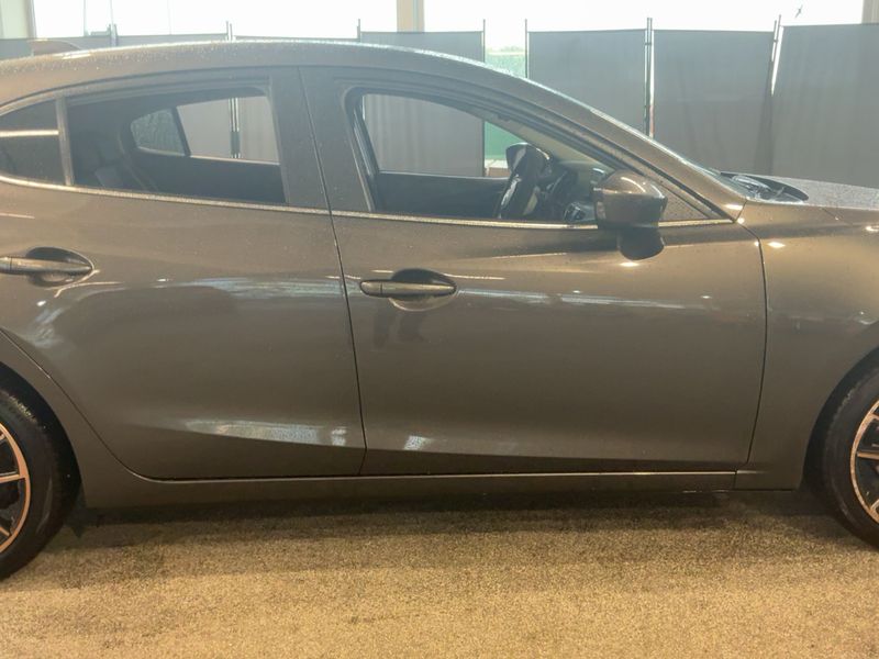 Mazda 3 2.0 Center-Line — zdjęcie 7