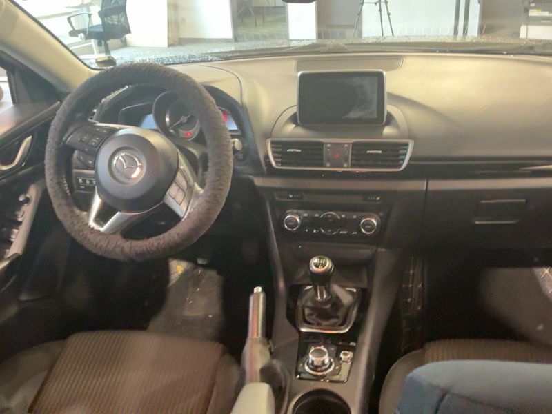 Mazda 3 2.0 Center-Line — zdjęcie 12