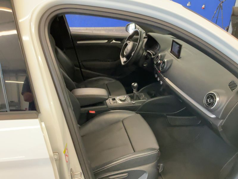 Audi A3 Limousine 1.4 TFSI S line Sportpaket — zdjęcie 11