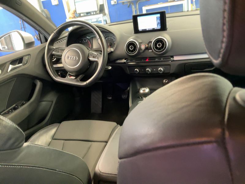 Audi A3 Limousine 1.4 TFSI S line Sportpaket — zdjęcie 12