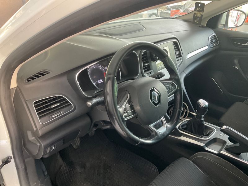 Renault Megane 1.5 dCi Energy Intens 2018 – снимка 24