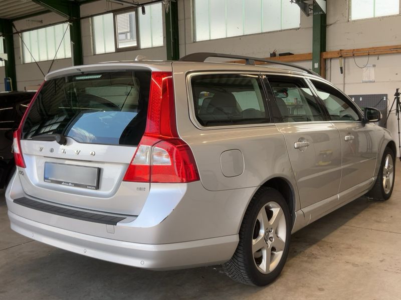 Volvo V70 3.2 Summum — zdjęcie 6
