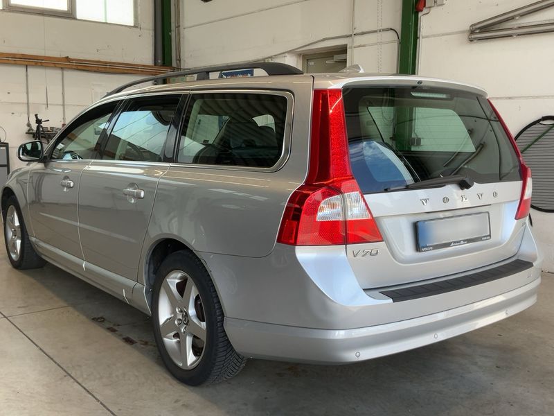 Volvo V70 3.2 Summum — zdjęcie 3