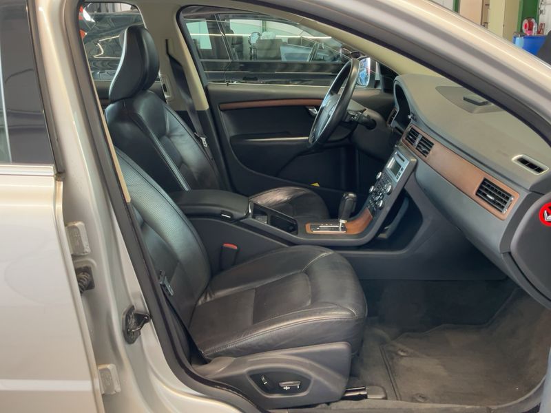 Volvo V70 3.2 Summum — zdjęcie 11