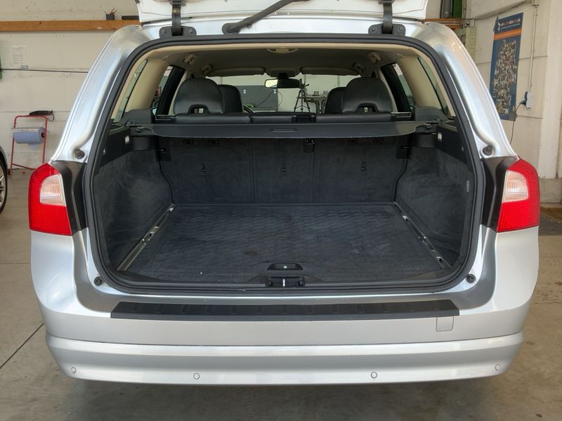 Volvo V70 3.2 Summum — zdjęcie 10