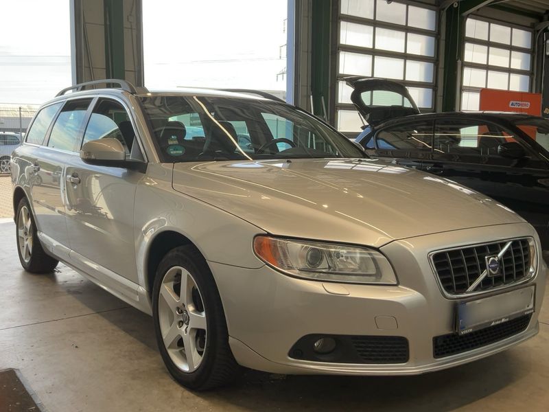 Volvo V70 3.2 Summum — zdjęcie 8