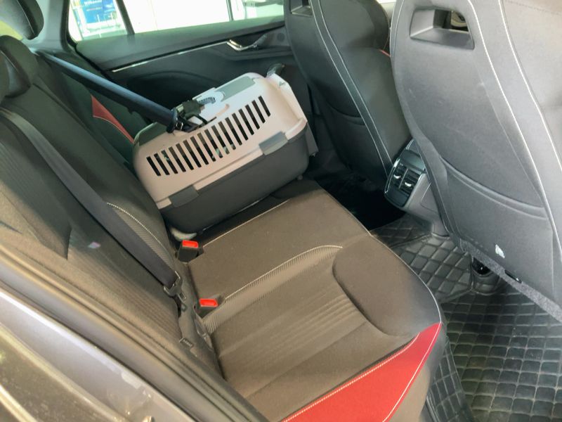 Skoda Kamiq 1.5 TSI ACT Monte Carlo — zdjęcie 14