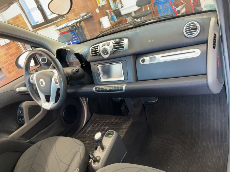 Smart fortwo 1.0 Micro Hybrid Drive passion — zdjęcie 12