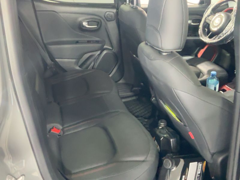 Jeep Renegade 1.3 T4 4xe Plug-in Hybrid Trailhawk — zdjęcie 14