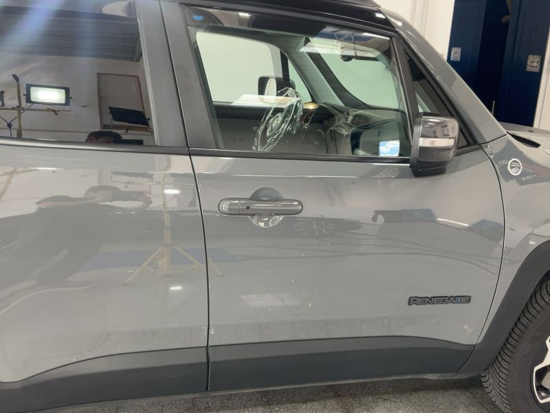 Jeep Renegade 1.3 T4 4xe Plug-in Hybrid Trailhawk — zdjęcie 7