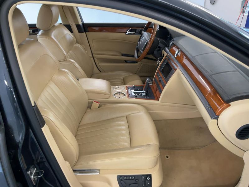 Volkswagen Phaeton 4.2 V8 4Motion — zdjęcie 11