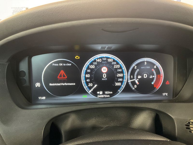 Jaguar F-Pace 30d R-Sport AWD — zdjęcie 13