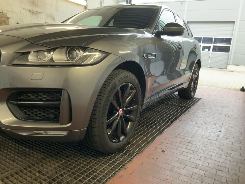 Jaguar F-Pace 30d R-Sport AWD — zdjęcie 2