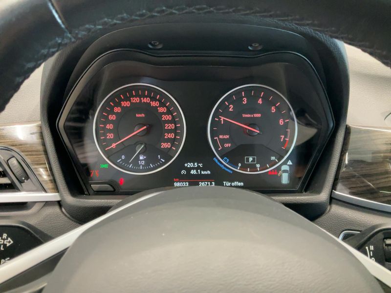 BMW X1 xDrive 20i xLine — zdjęcie 13