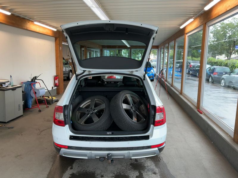 Skoda Octavia 2.0 TDI Scout 4x4 2016 – снимка 16