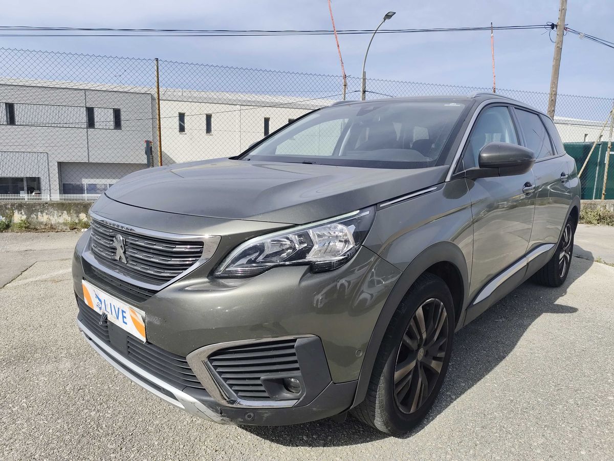 Peugeot 5008 2017 — photo 1