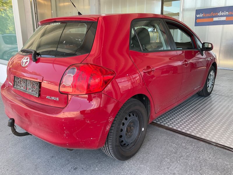 Toyota Auris 1.4 Turbodiesel Sol 2008 – снимка 2