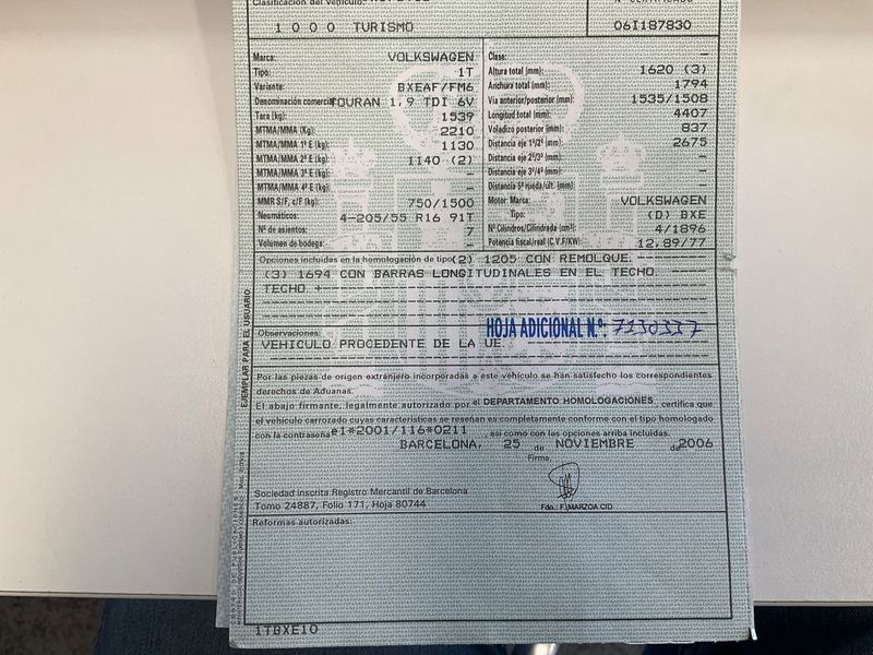 Volkswagen Touran 1.9 TDI Traveller — zdjęcie 6
