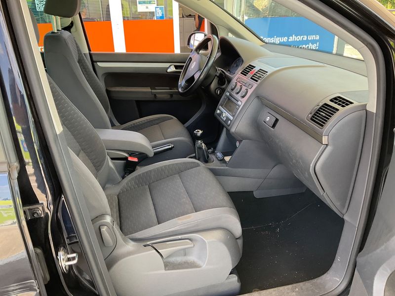 Volkswagen Touran 1.9 TDI Traveller — zdjęcie 3