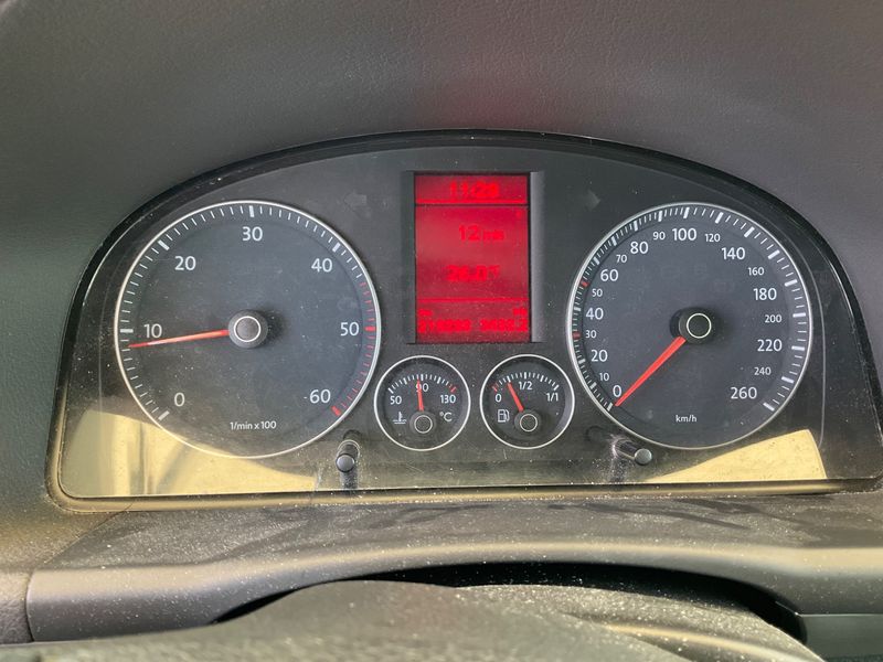 Volkswagen Touran 1.9 TDI Traveller — zdjęcie 4