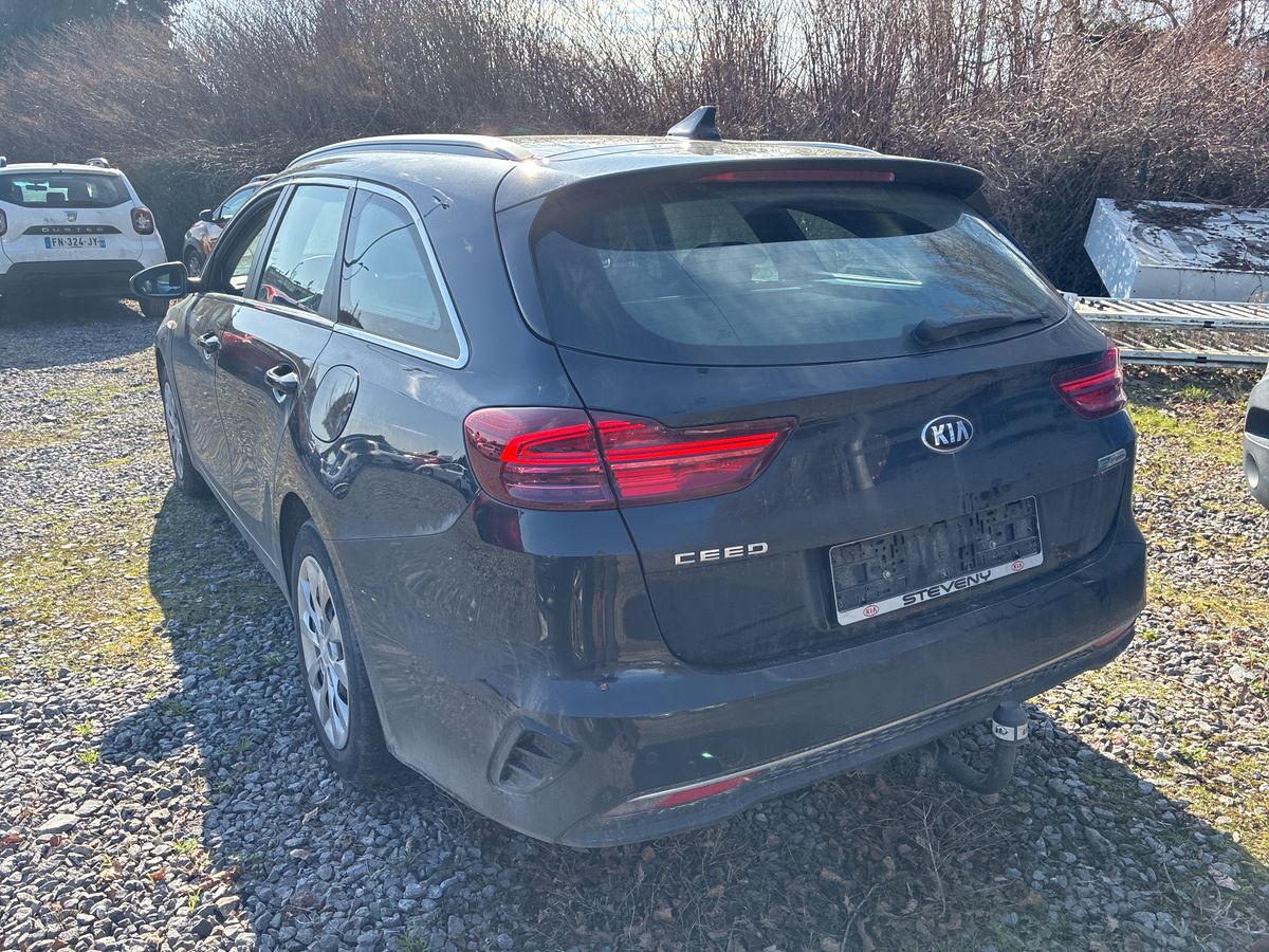 Kia cee'd 2022 — photo 4