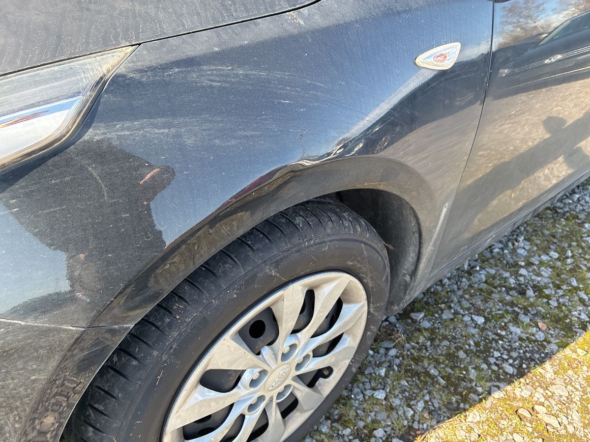 Kia cee'd 2022 — photo 3