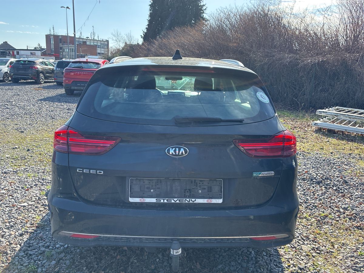 Kia cee'd 2022 — photo 5