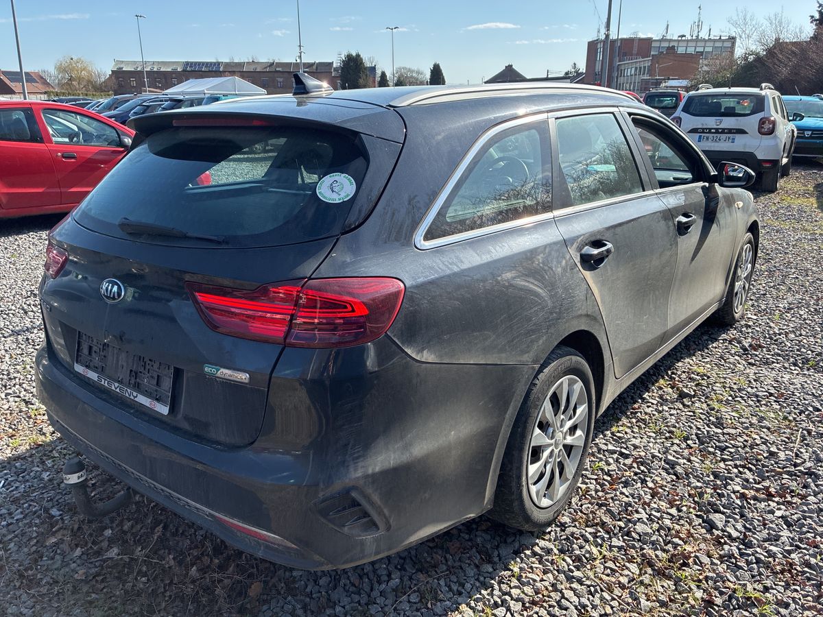 Kia cee'd 2022 — photo 6