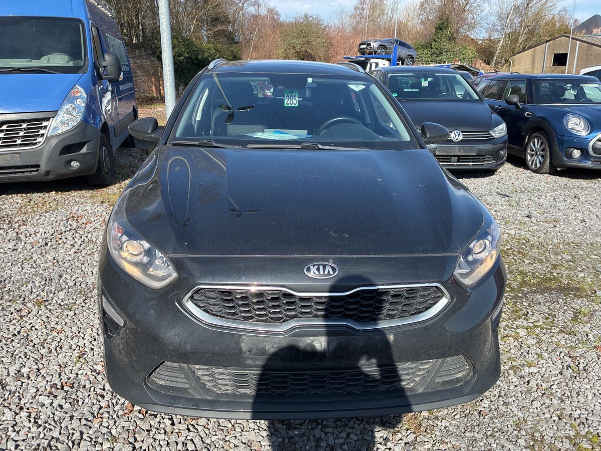 Kia cee'd 2022 — photo 8