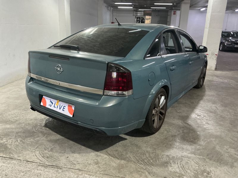 Opel Vectra 1.9 CDTI GTS / Sport — zdjęcie 2