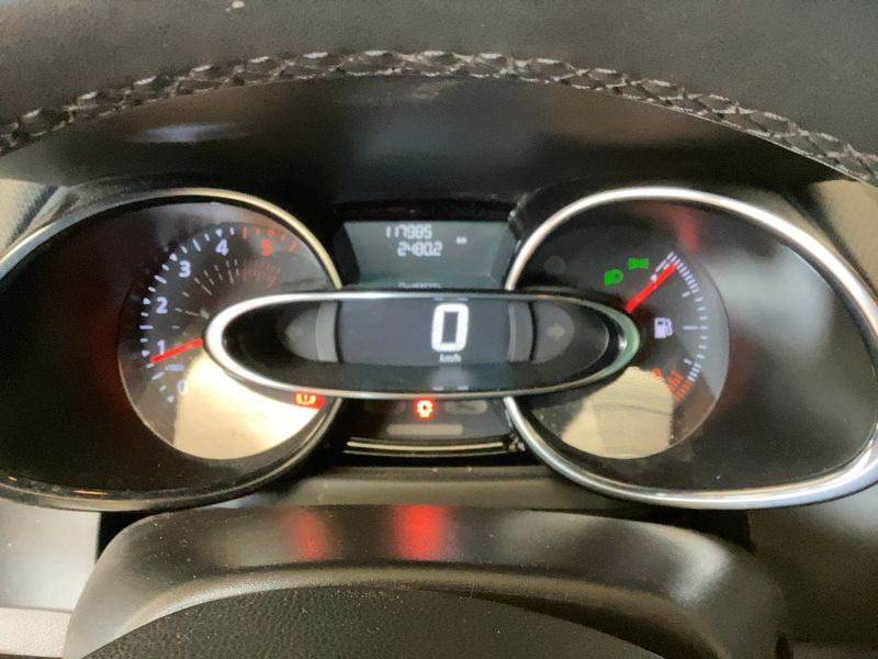 Renault Clio 1.5 dCi Energy Limited — zdjęcie 13