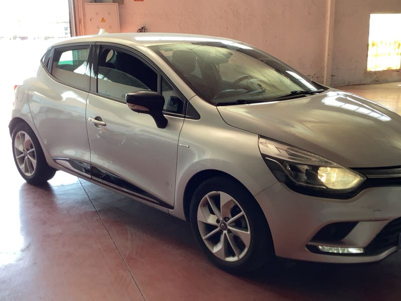 Renault Clio 1.5 dCi Energy Limited — zdjęcie 8
