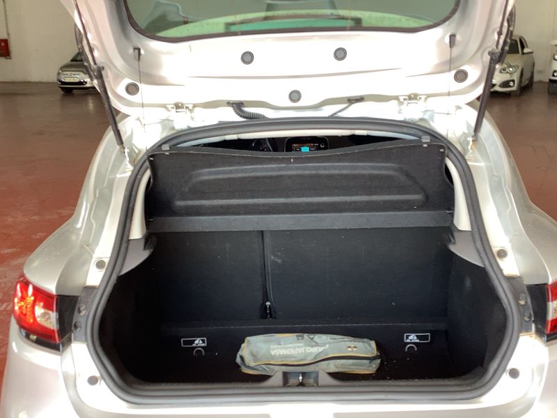 Renault Clio 1.5 dCi Energy Limited — zdjęcie 10