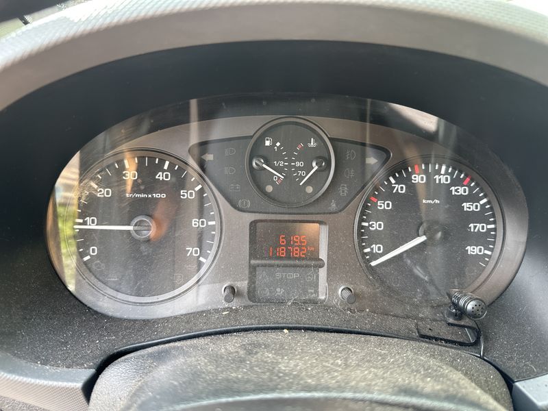 Citroen Berlingo 1.6 e-HDi Confort L1 — zdjęcie 12