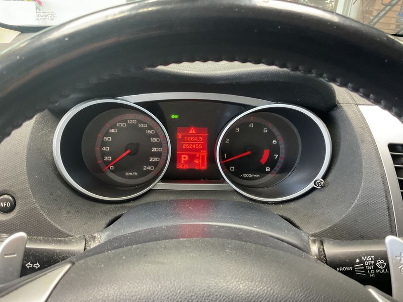 Citroen C-Crosser 2.4 Exclusive — zdjęcie 4