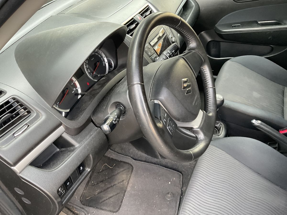 Suzuki Swift 2012 — photo 43