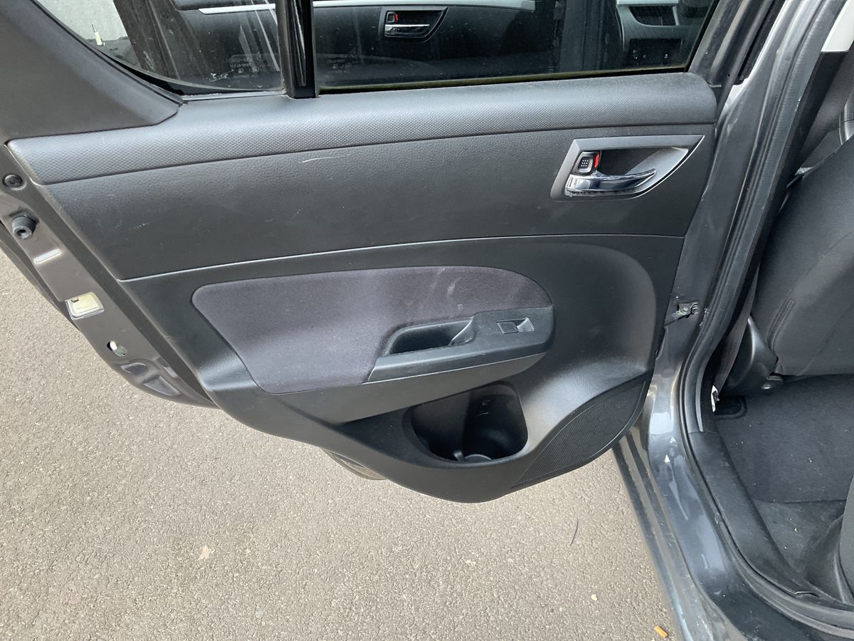 Suzuki Swift 2012 — photo 46