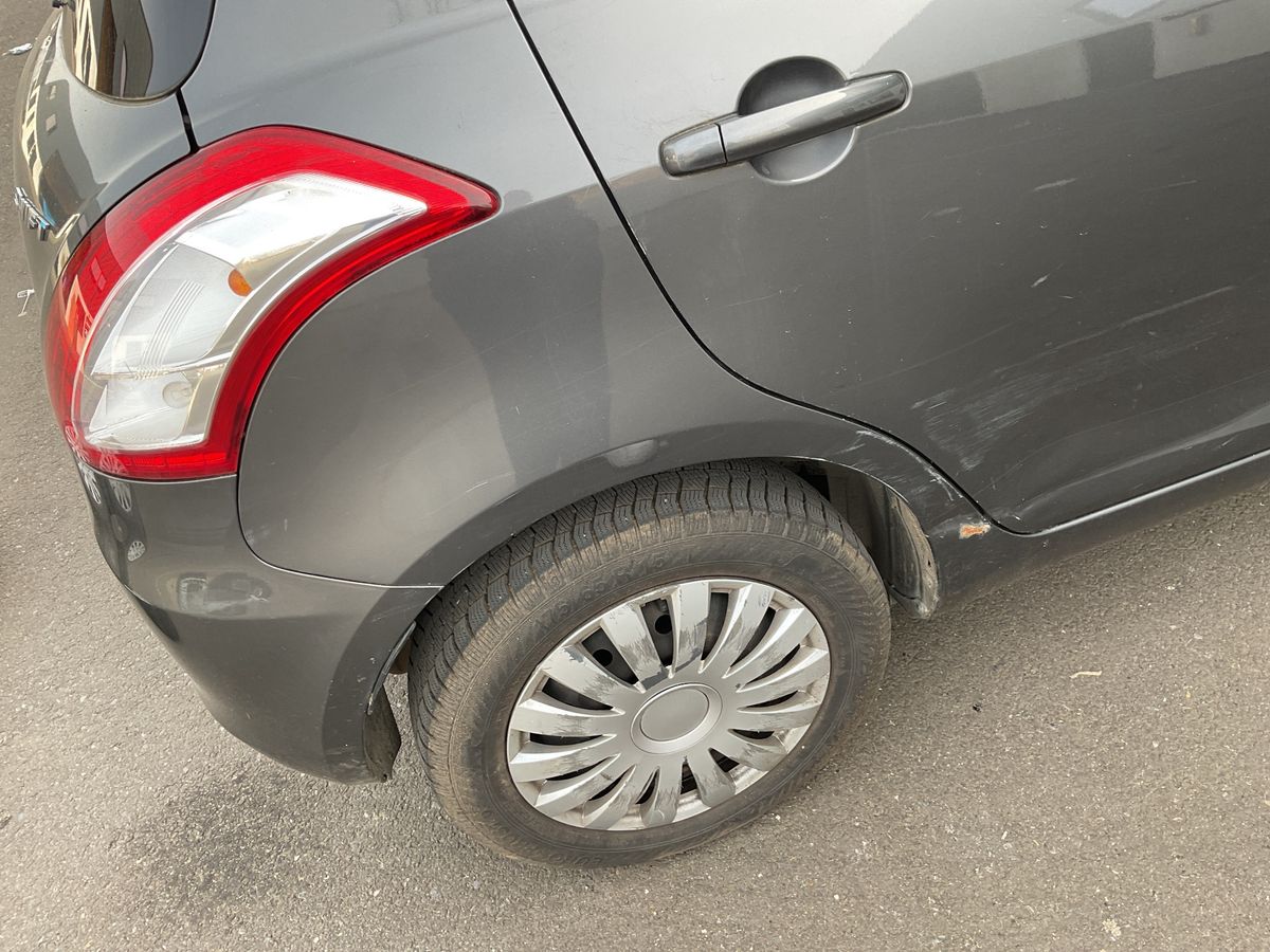 Suzuki Swift 2012 — photo 32