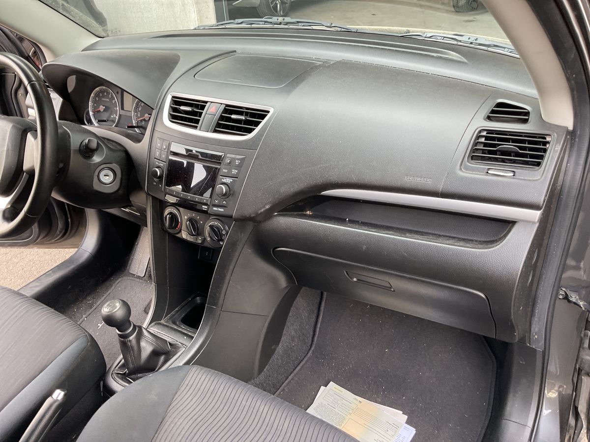Suzuki Swift 2012 — photo 40