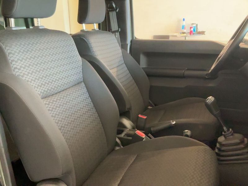 Suzuki Jimny 1.5 JLX — zdjęcie 11