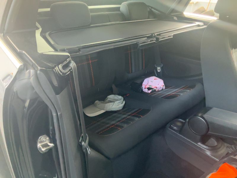 Volkswagen Beetle 2.0 TDI Club BlueMotion Tech — zdjęcie 14