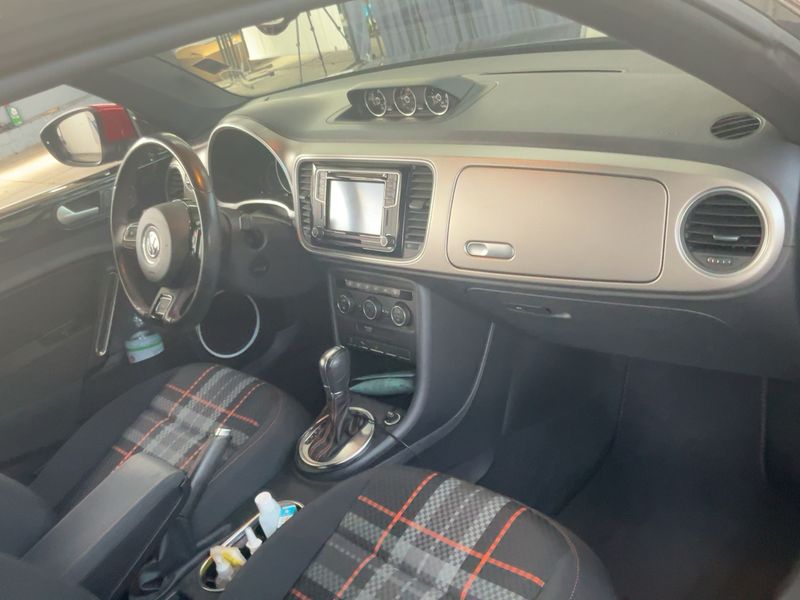 Volkswagen Beetle 2.0 TDI Club BlueMotion Tech — zdjęcie 12